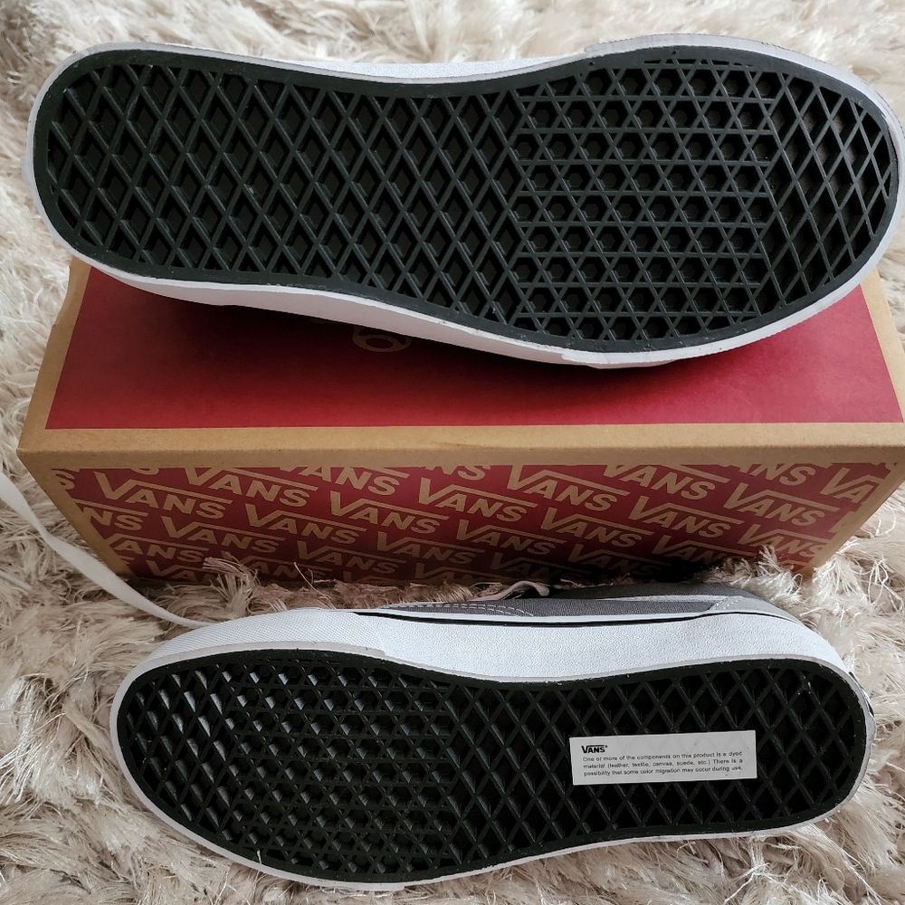 NWT Vans Old Skool Mix and Match Skate Sneaker, unisex - Picture 3 of 6